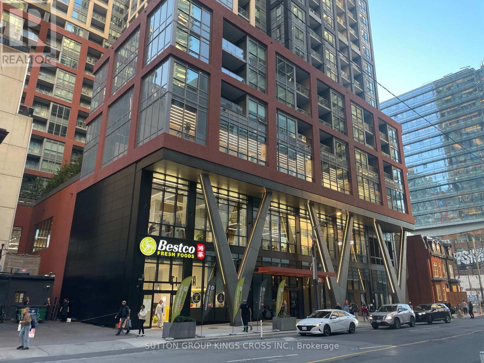 615 - 108 Peter Street, Toronto, Ontario  M5V 0W2 - Photo 3 - C12458678