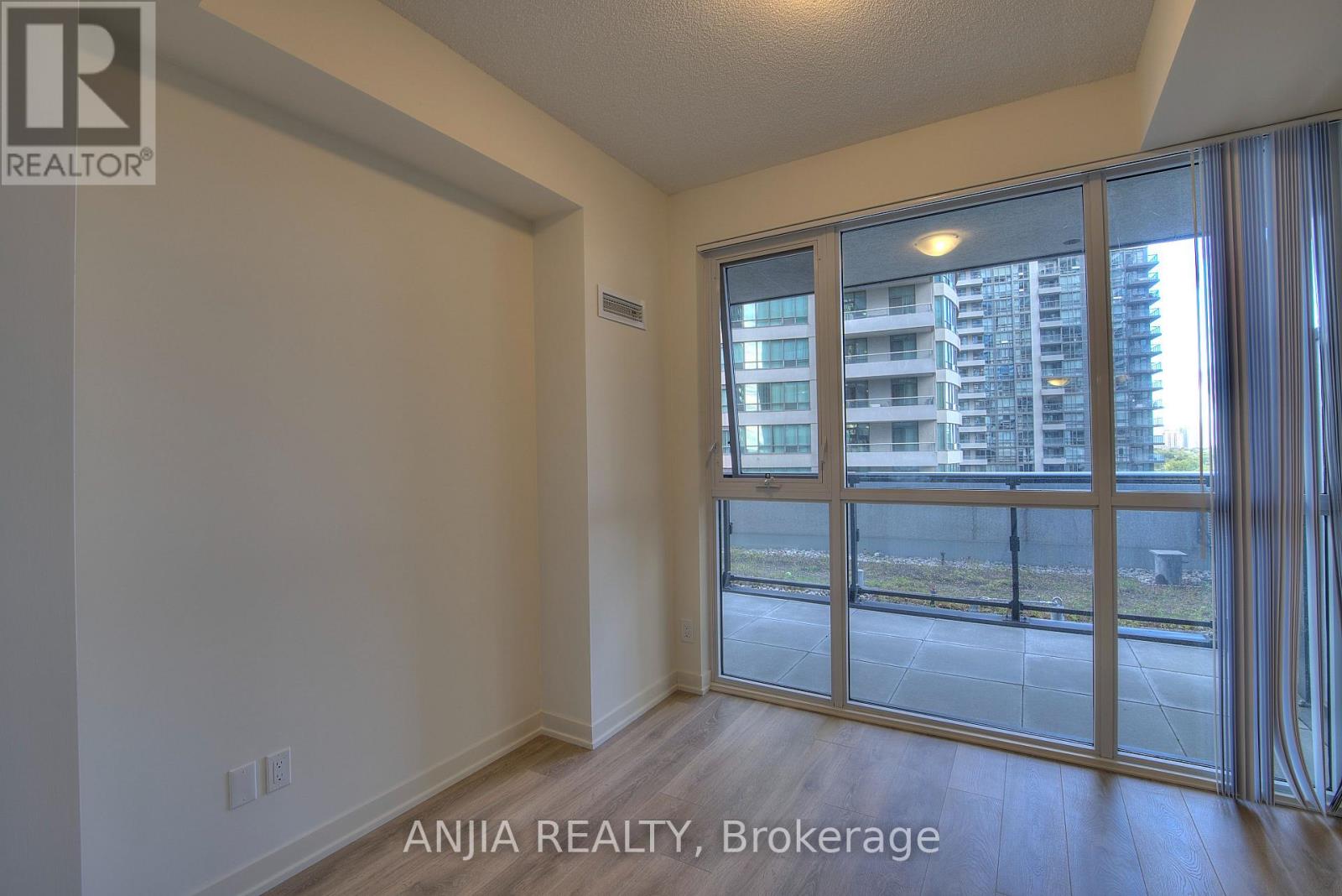 619 - 4955 Yonge Street, Toronto, Ontario  M2N 0L8 - Photo 3 - C12458679