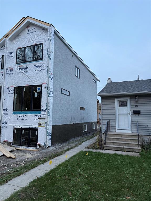 198 Lockwood Street, Winnipeg, Manitoba  R3N 1R8 - Photo 3 - 202514654