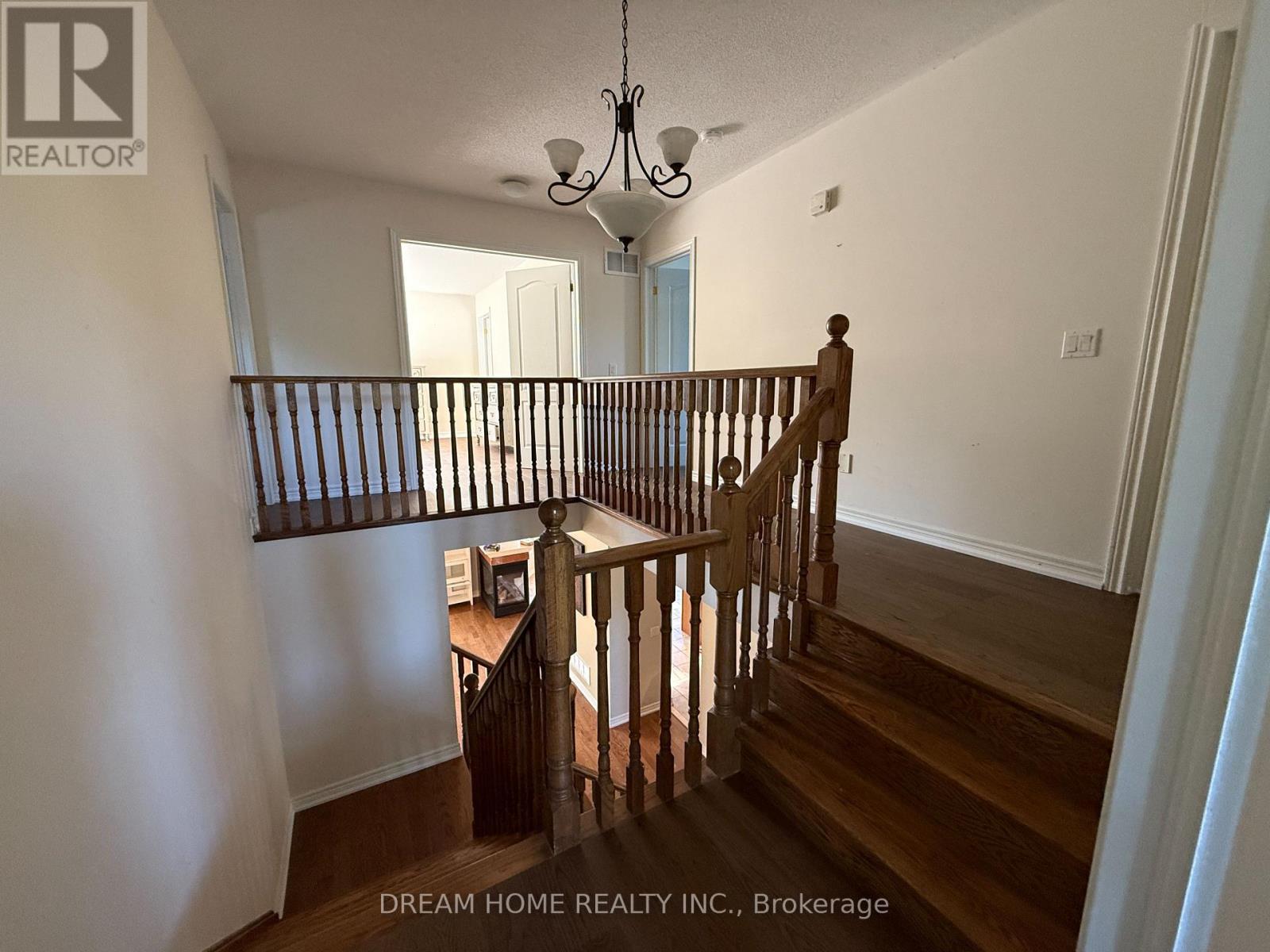 20 Wicker Drive, Richmond Hill, Ontario  L4E 4T6 - Photo 10 - N12458677