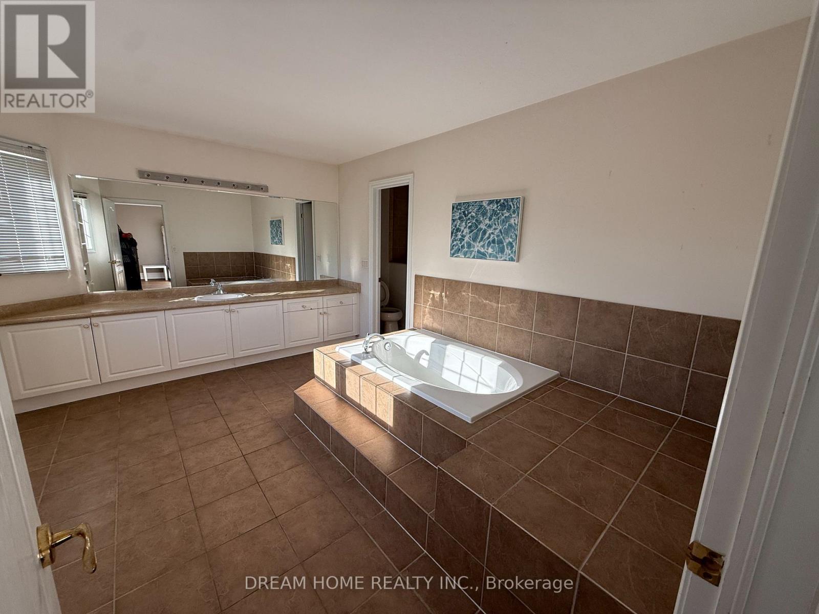 20 Wicker Drive, Richmond Hill, Ontario  L4E 4T6 - Photo 13 - N12458677