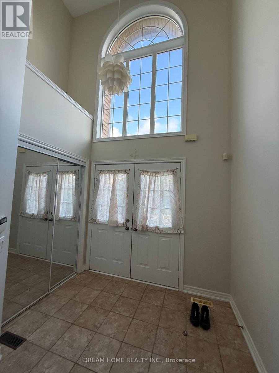 20 Wicker Drive, Richmond Hill, Ontario  L4E 4T6 - Photo 2 - N12458677
