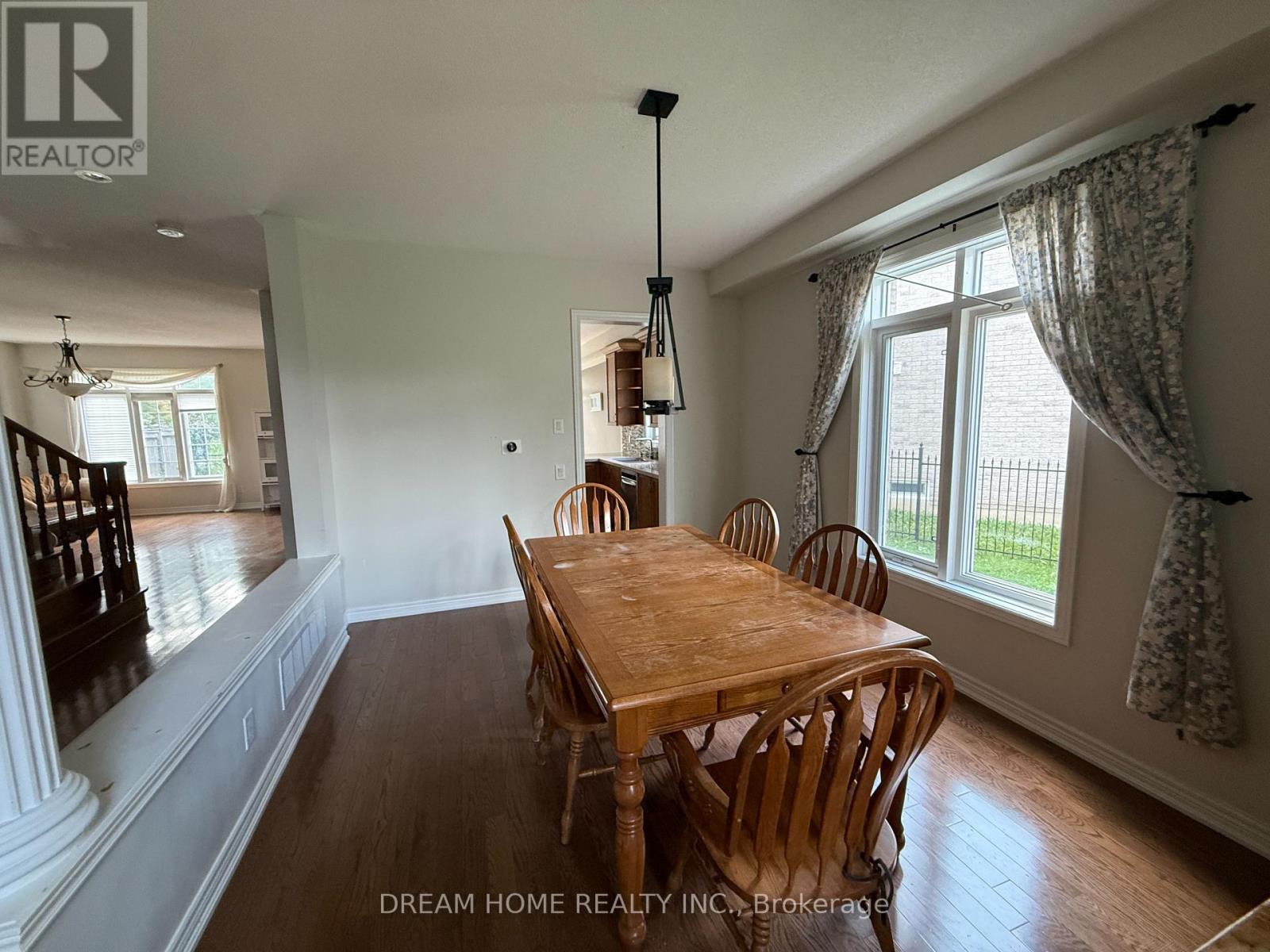 20 Wicker Drive, Richmond Hill, Ontario  L4E 4T6 - Photo 3 - N12458677