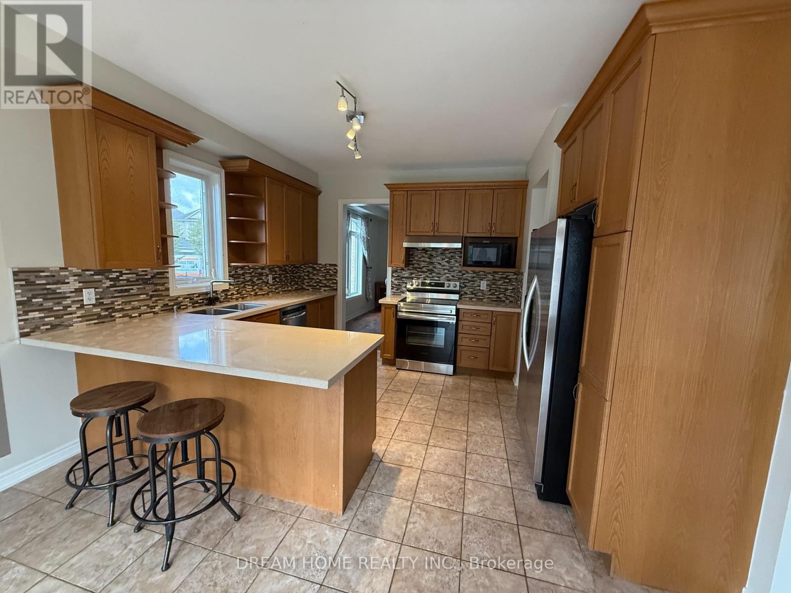 20 Wicker Drive, Richmond Hill, Ontario  L4E 4T6 - Photo 6 - N12458677