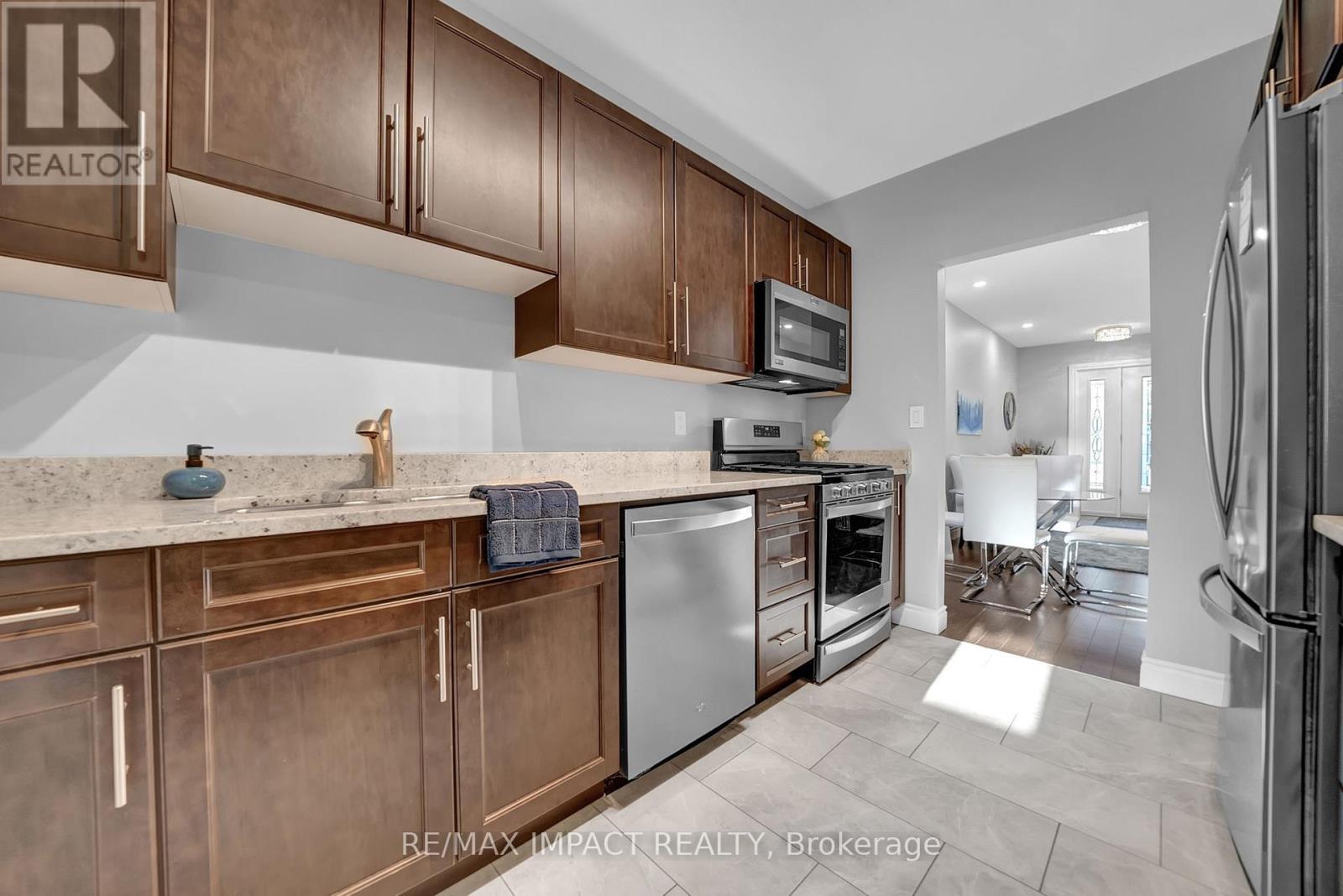 636 Christie Avenue, Oshawa, Ontario  L1G 4L7 - Photo 4 - E12397616