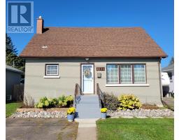 2033 Walsh ST E, Thunder Bay, Ontario