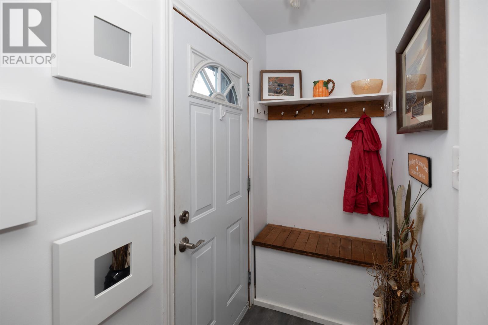 2033 Walsh St E, Thunder Bay, Ontario  P7E 4W1 - Photo 3 - TB253083