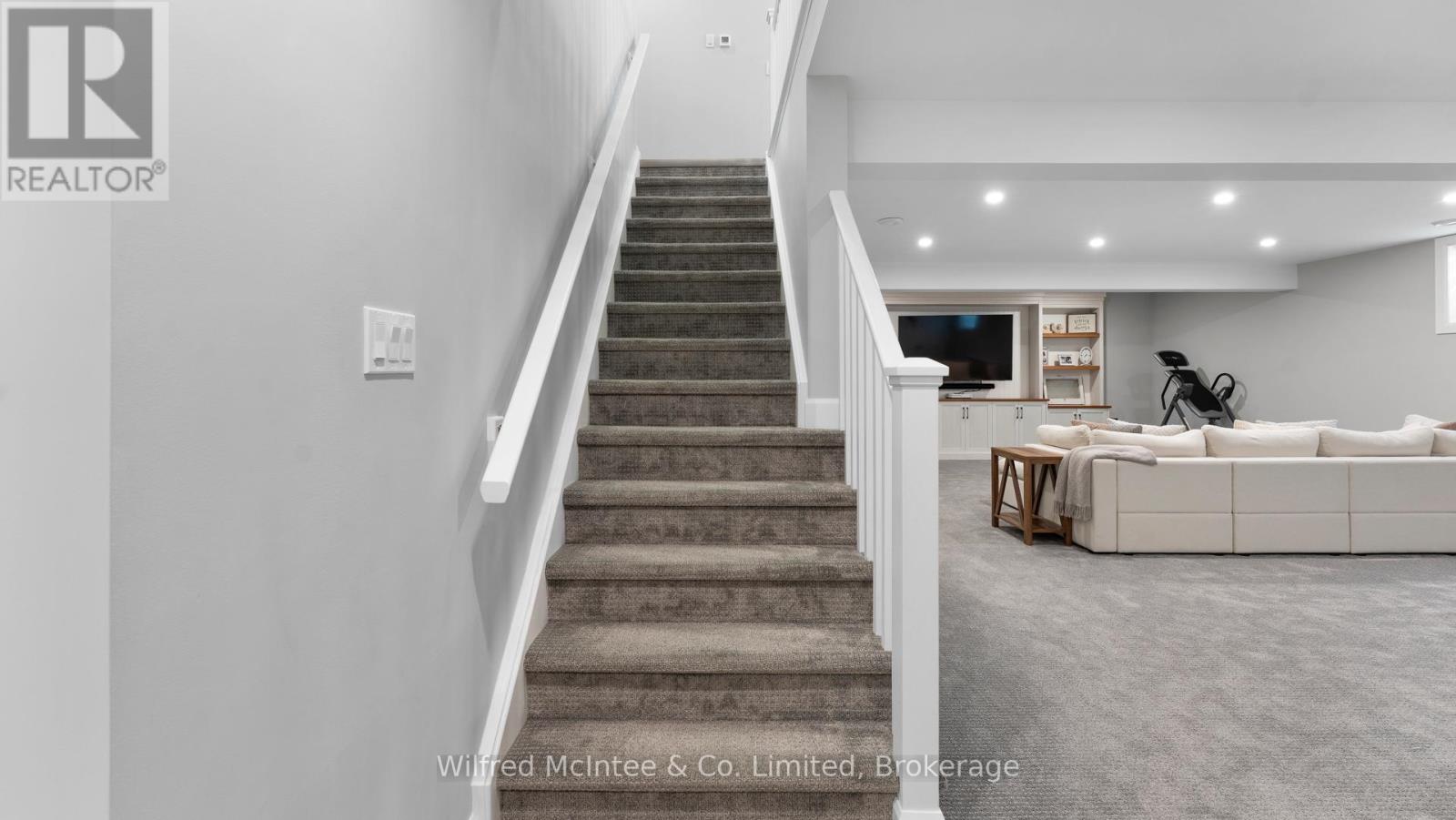 635 Winchester Avenue S, North Perth, Ontario  N4W 0C8 - Photo 16 - X12458688