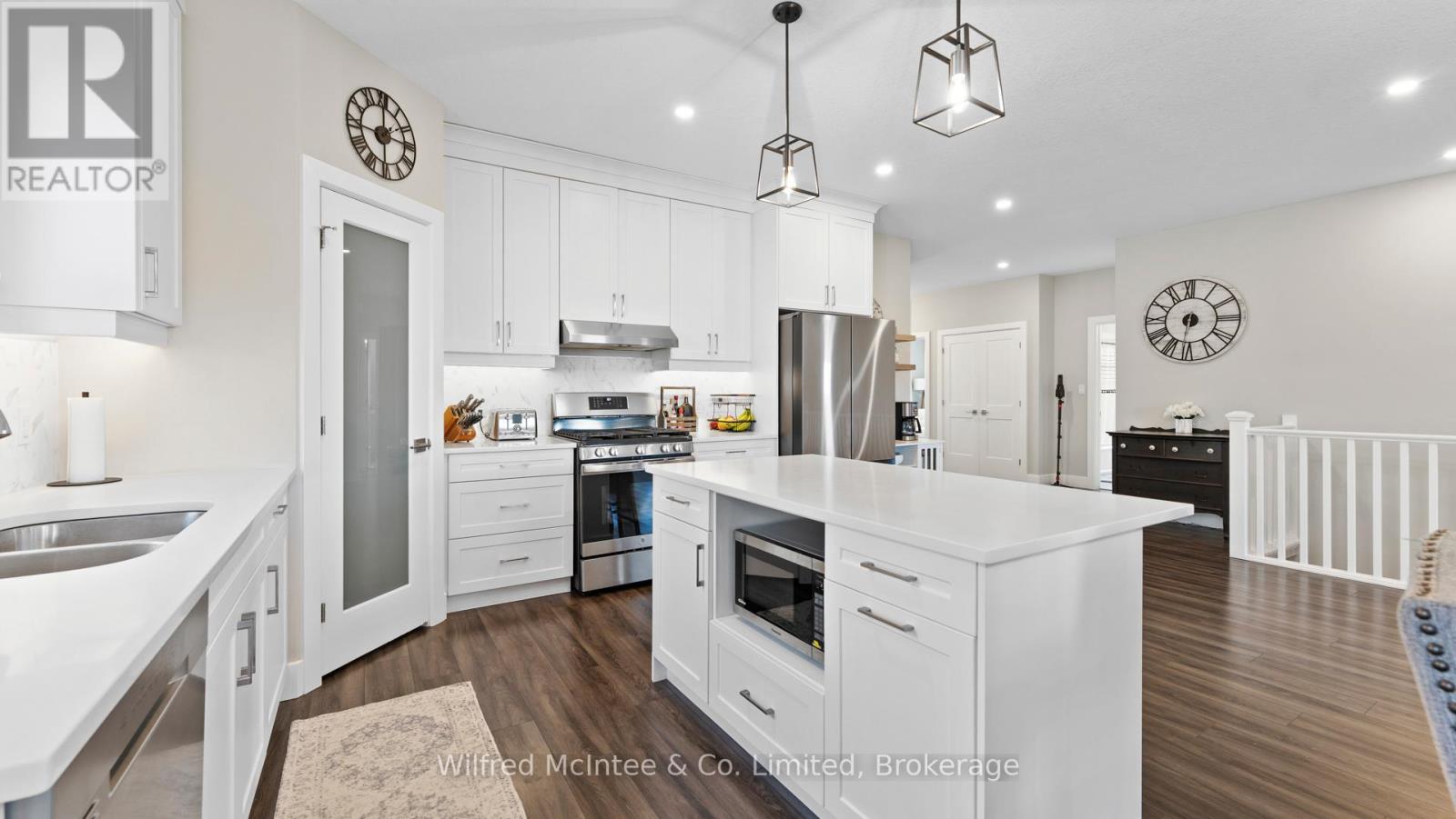 635 Winchester Avenue S, North Perth, Ontario  N4W 0C8 - Photo 7 - X12458688
