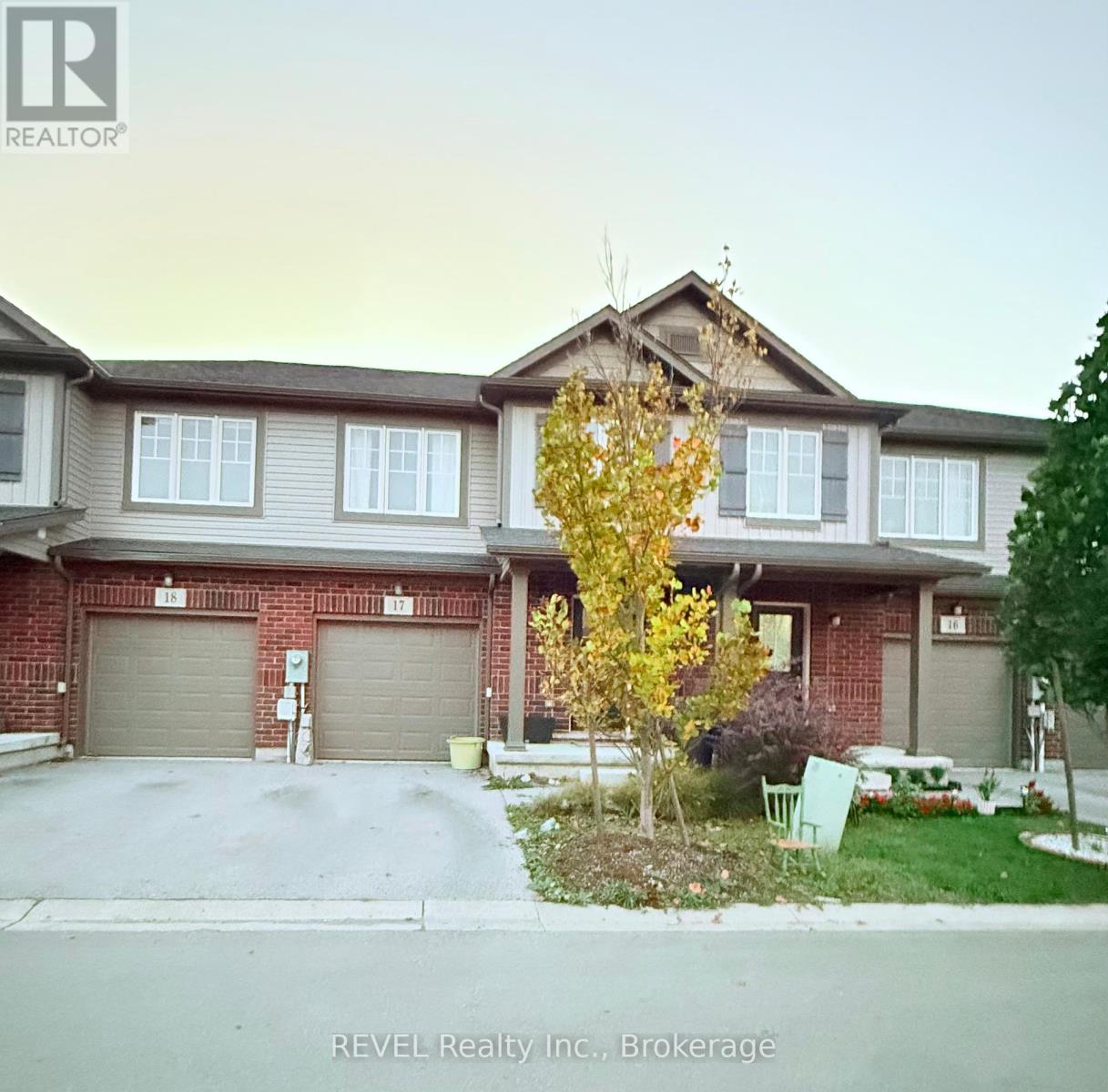 17 - 7945 Oldfield Road, Niagara Falls, Ontario  L2G 0Z4 - Photo 1 - X12454677