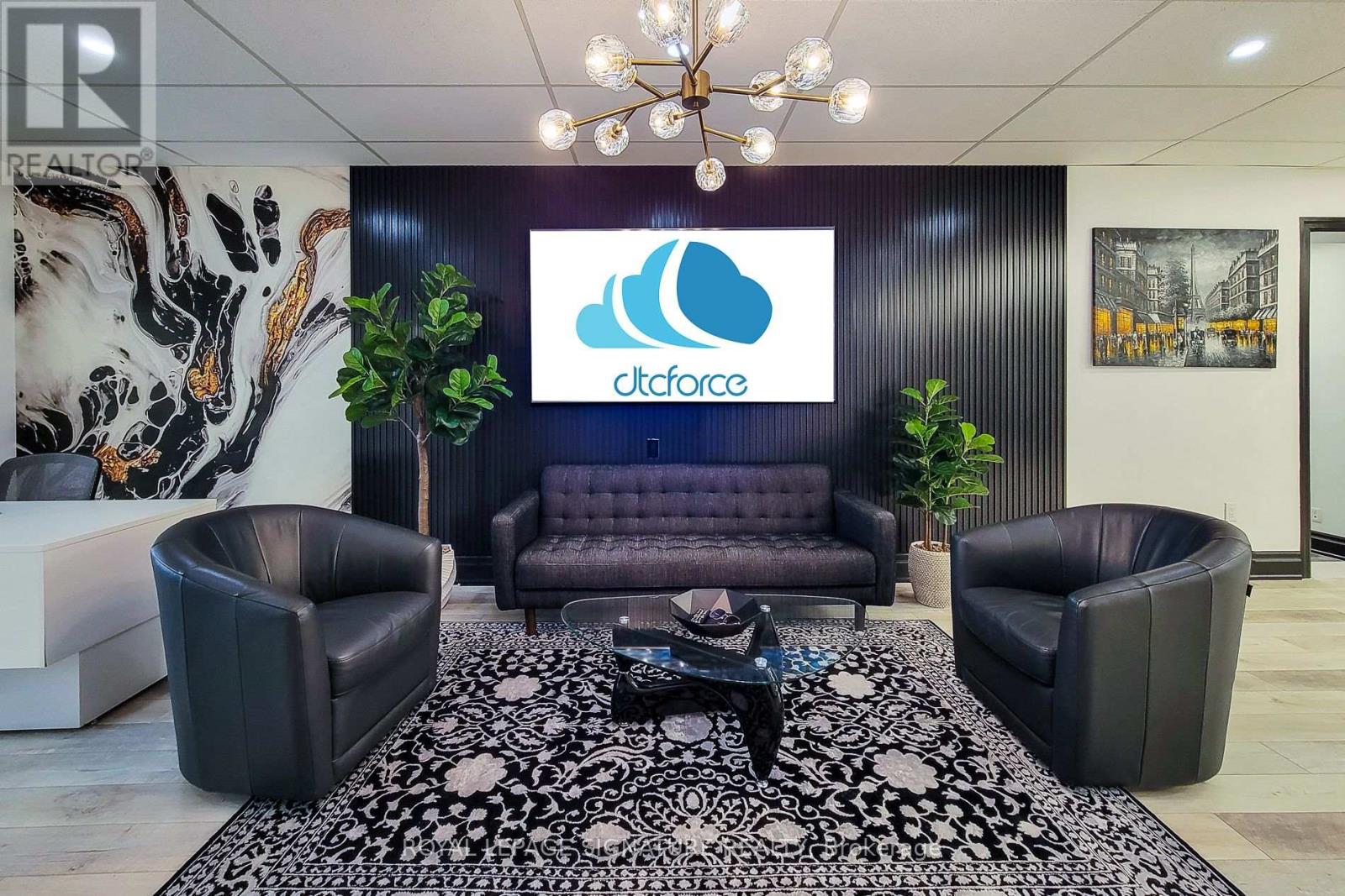 300 - 414 North Service Road E, Oakville, Ontario  L6H 5R2 - Photo 4 - W12458689