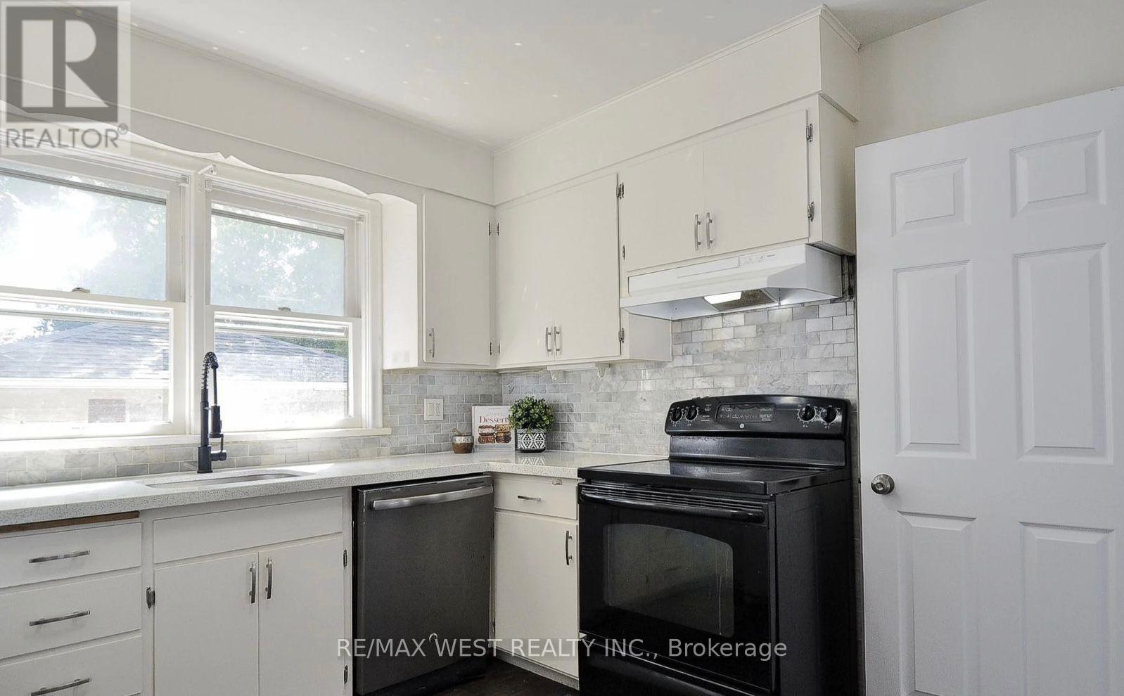 442 Highland Road E, Kitchener, Ontario  N2M 3W7 - Photo 10 - X12458654