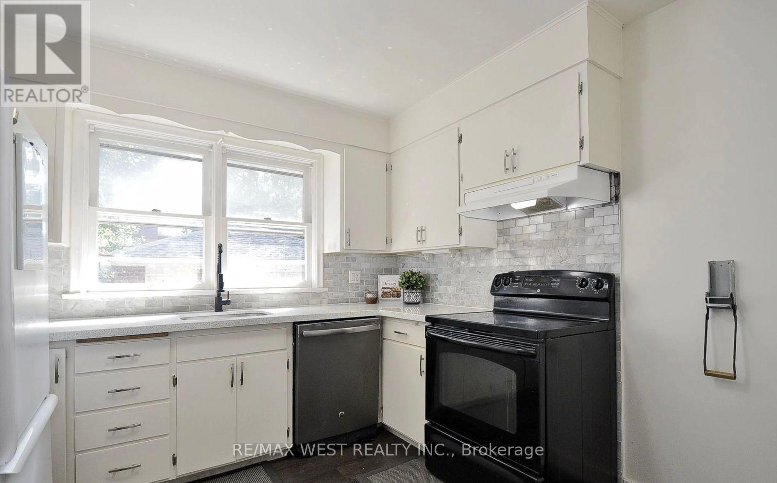 442 Highland Road E, Kitchener, Ontario  N2M 3W7 - Photo 8 - X12458654