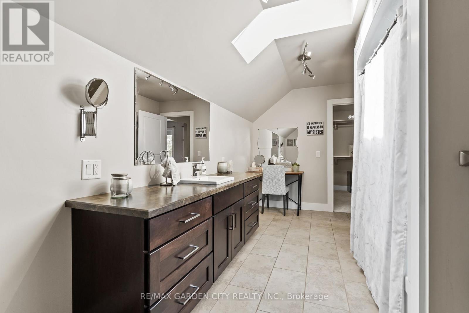 411 Read Road, Niagara-On-The-Lake, Ontario  L0S 1J0 - Photo 31 - X12454361