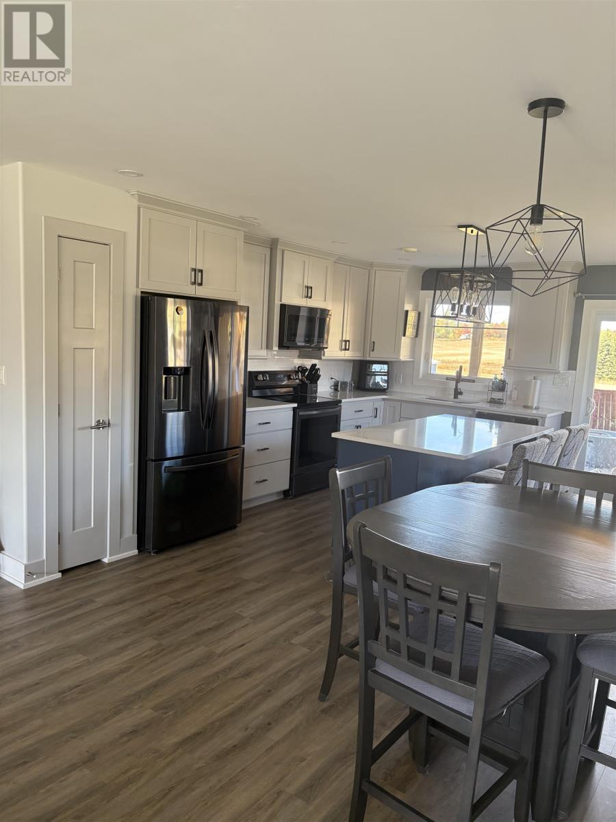 66 Macquarrie Road, Brackley Beach, Prince Edward Island  C1E 2V2 - Photo 6 - 202525650