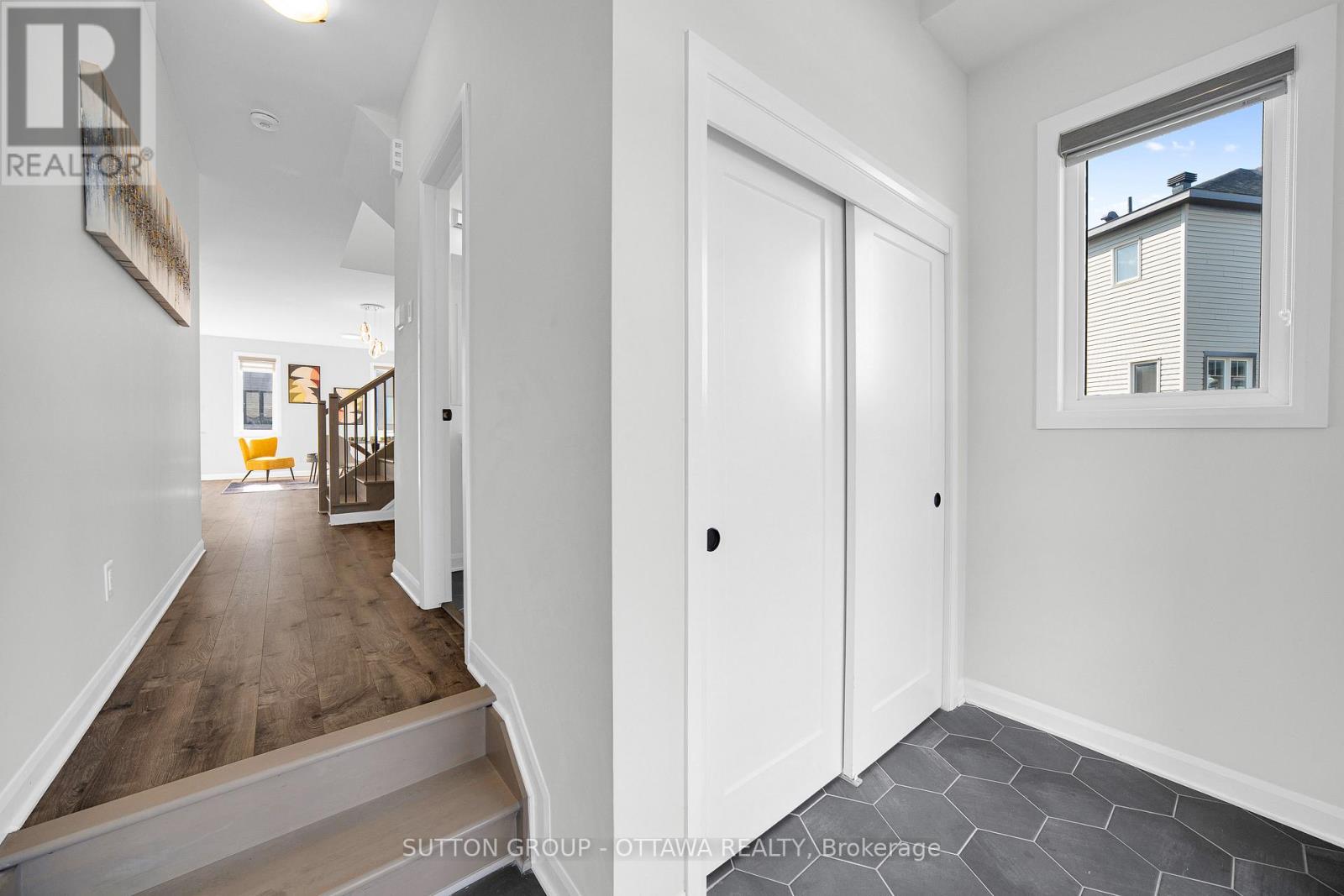 1006 Speedvale Court, Ottawa, Ontario  K2T 0P3 - Photo 11 - X12455849