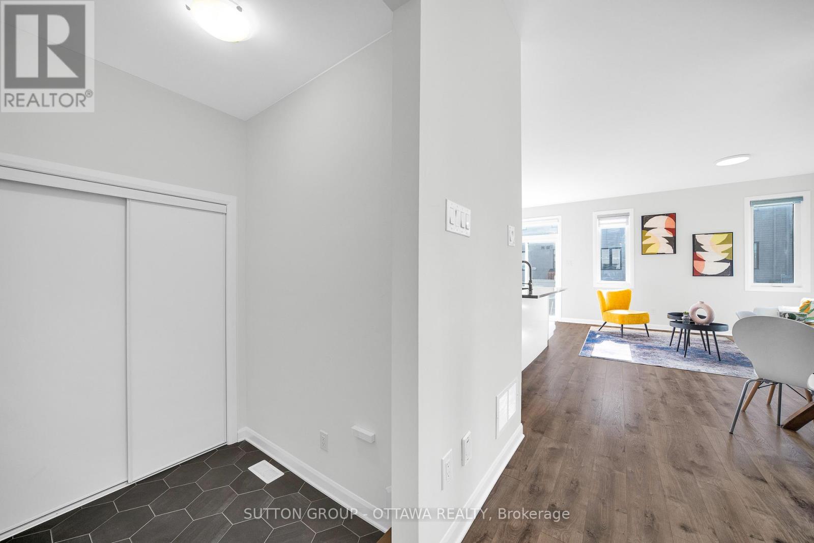 1006 Speedvale Court, Ottawa, Ontario  K2T 0P3 - Photo 14 - X12455849