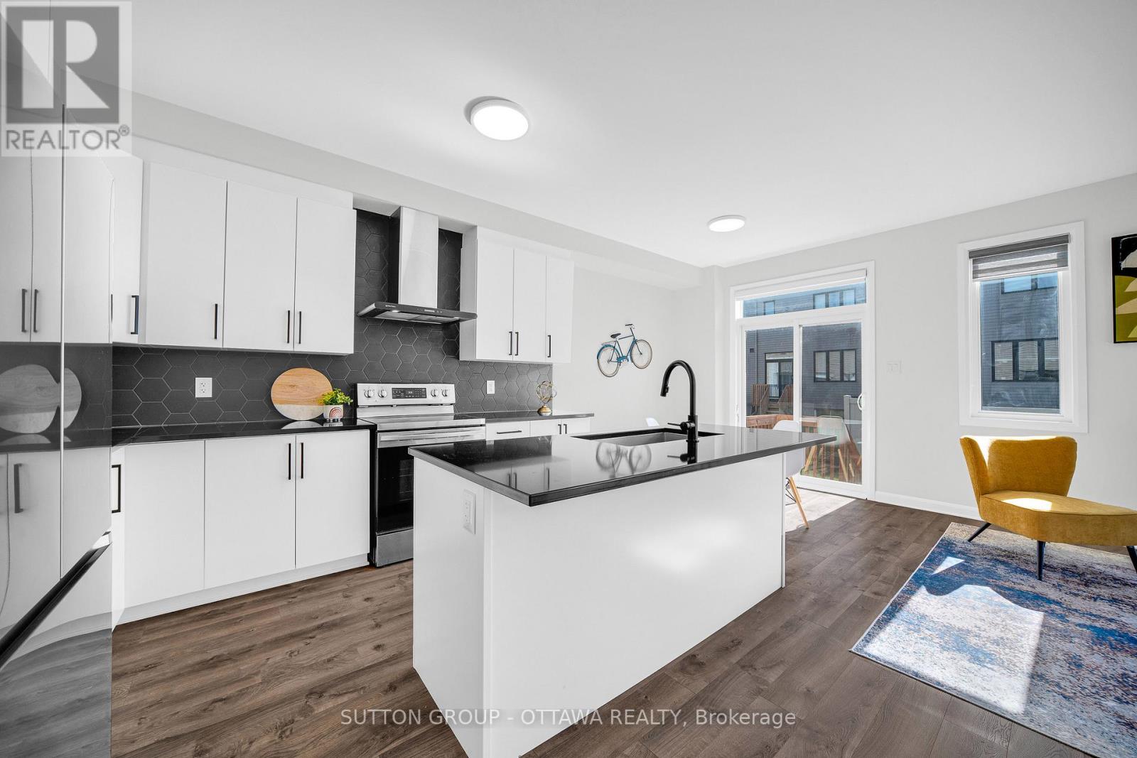 1006 Speedvale Court, Ottawa, Ontario  K2T 0P3 - Photo 18 - X12455849