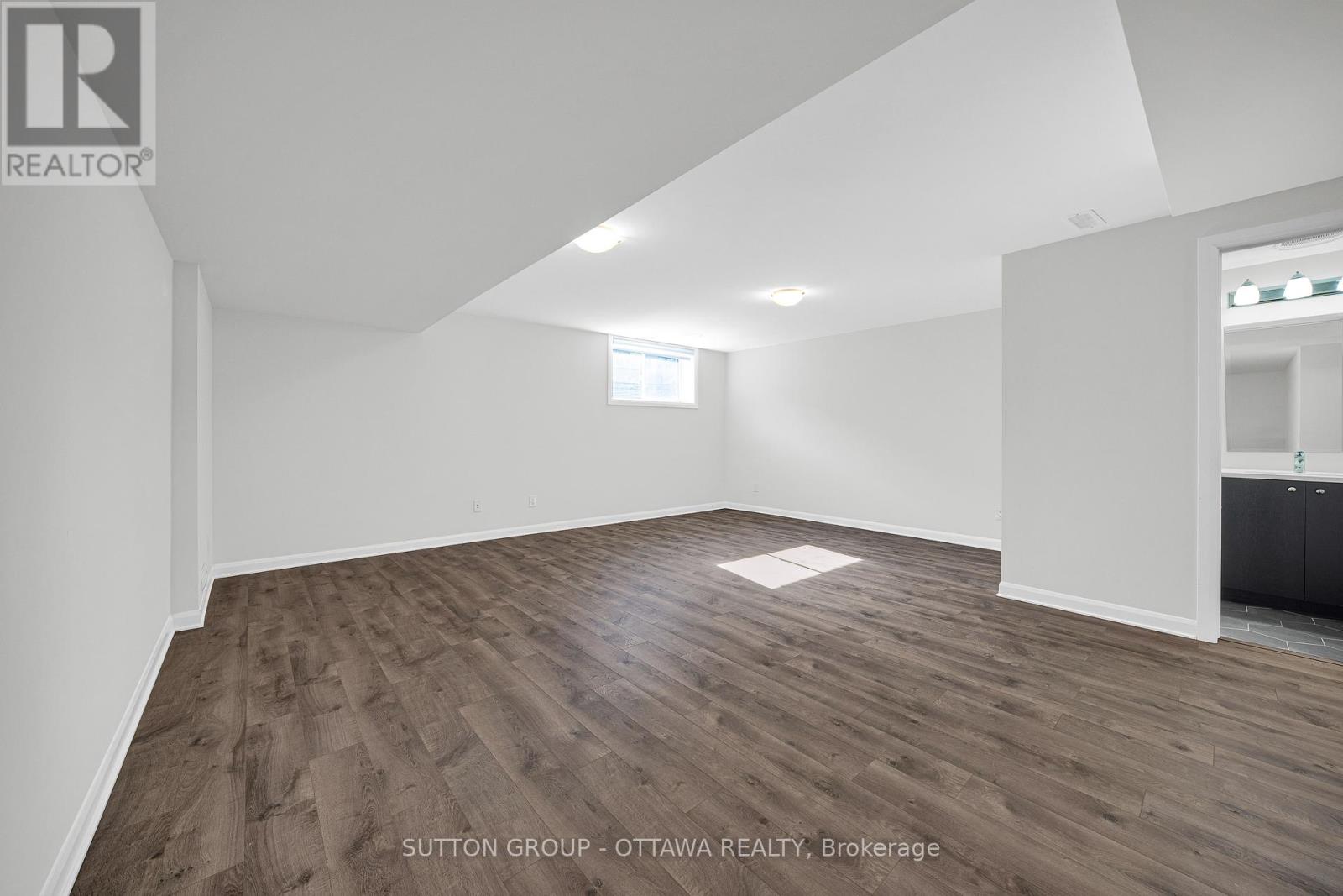 1006 Speedvale Court, Ottawa, Ontario  K2T 0P3 - Photo 34 - X12455849