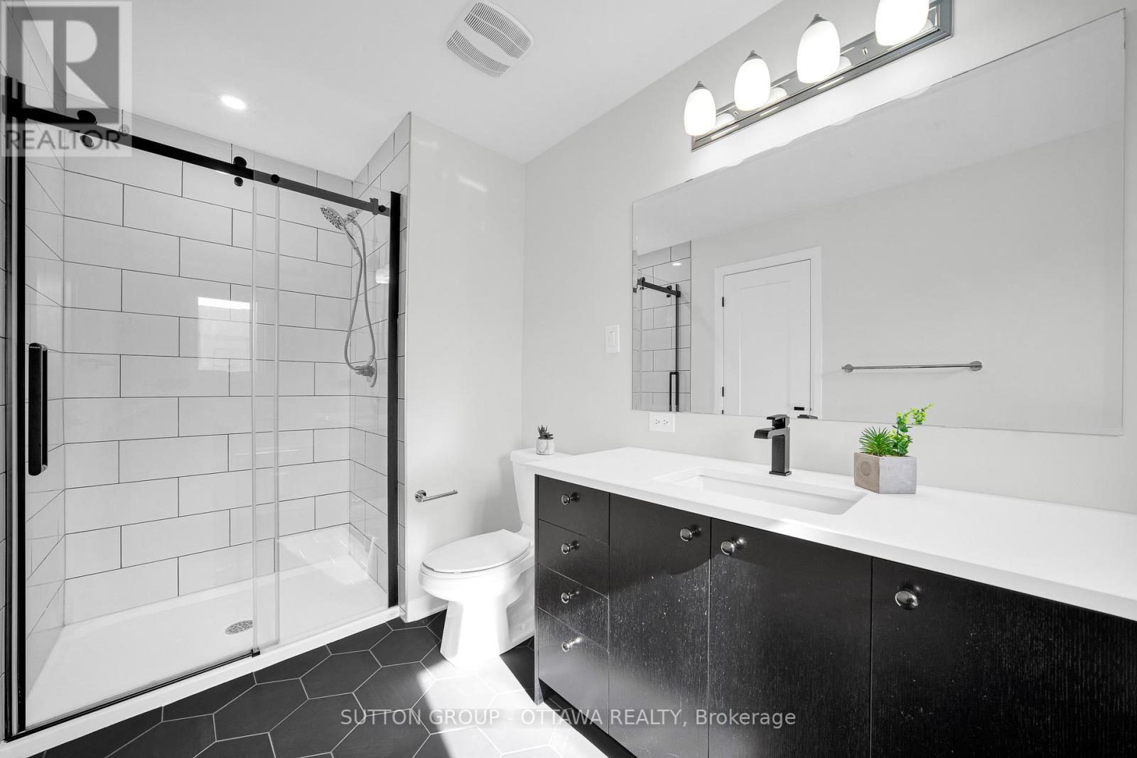 1006 Speedvale Court, Ottawa, Ontario  K2T 0P3 - Photo 32 - X12455849