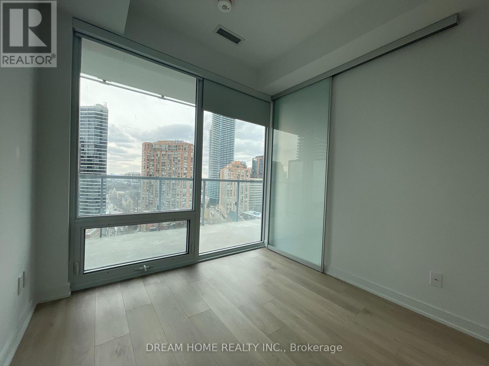 1810 - 3 Gloucester Street, Toronto, Ontario  M4Y 1L8 - Photo 2 - C12458696