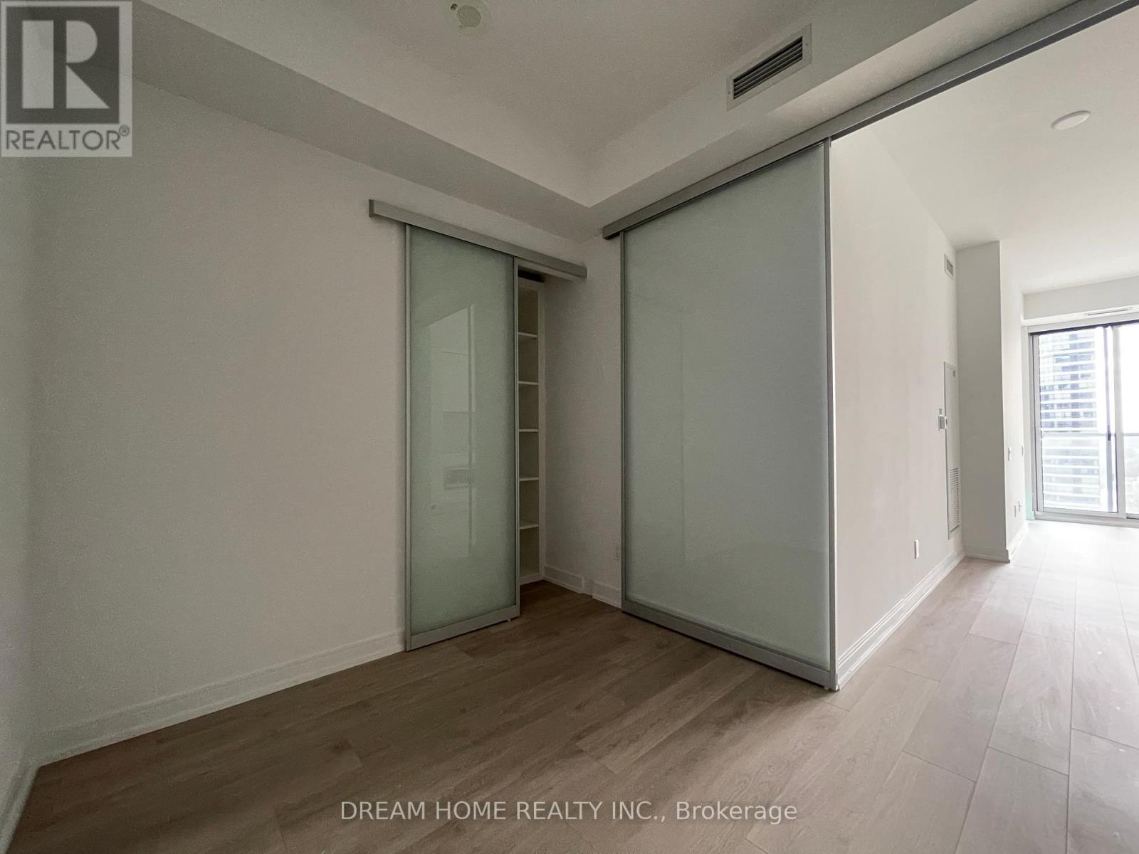 1810 - 3 Gloucester Street, Toronto, Ontario  M4Y 1L8 - Photo 4 - C12458696