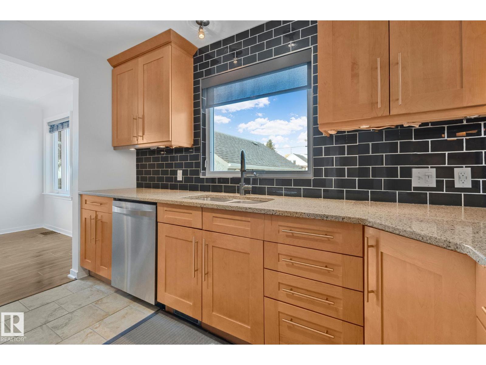 10950 117 St Nw, Edmonton, Alberta  T5H 3N6 - Photo 12 - E4461853