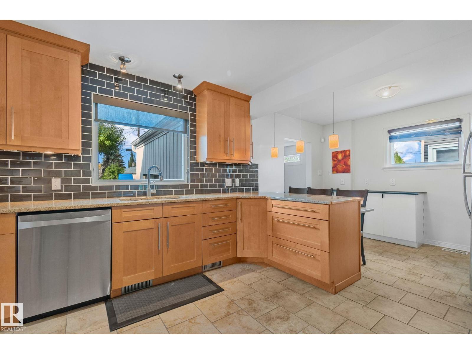 10950 117 St Nw, Edmonton, Alberta  T5H 3N6 - Photo 11 - E4461853