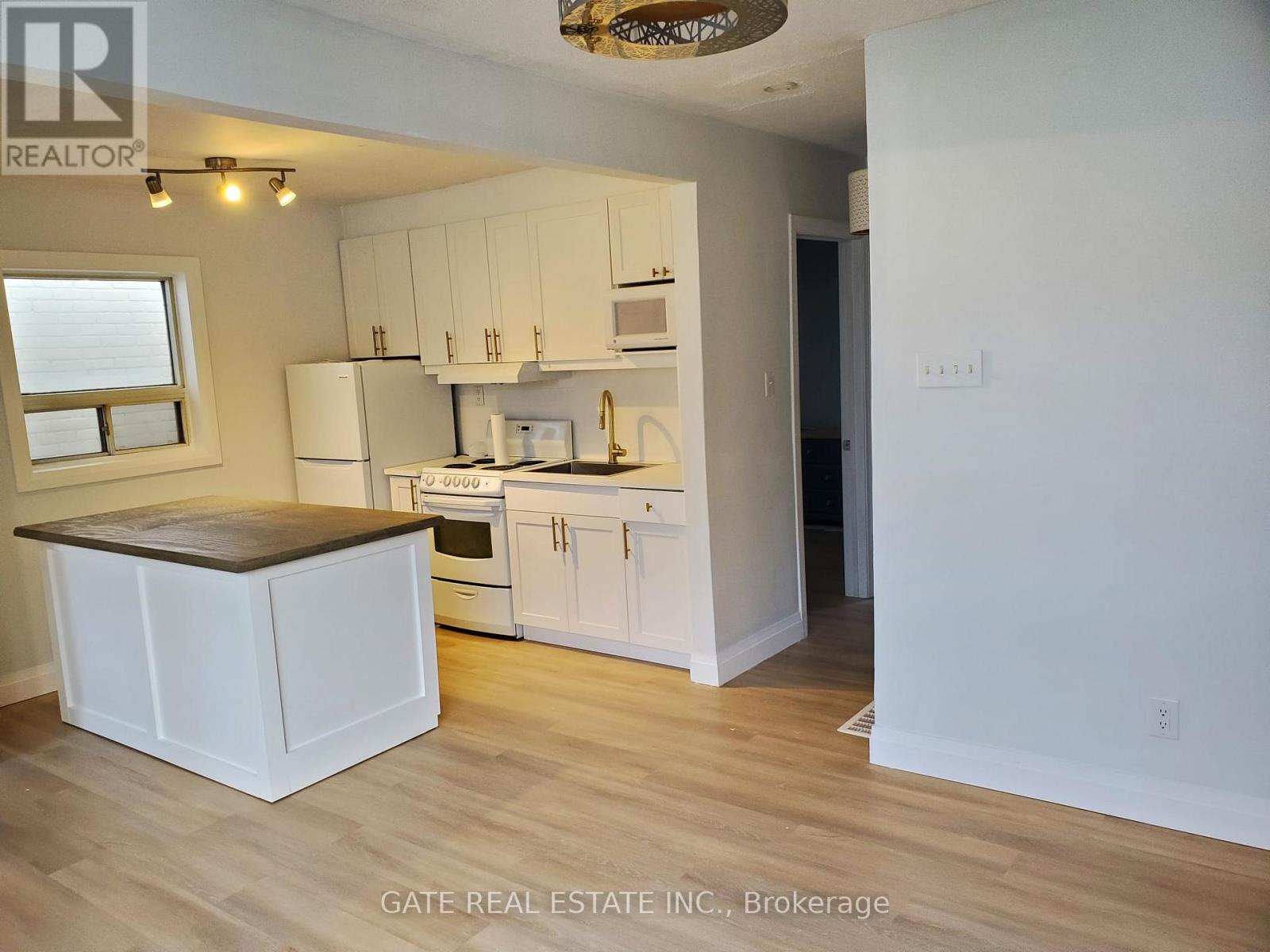 27 Lambton Avenue, Toronto, Ontario  M6N 2S2 - Photo 11 - W12447360