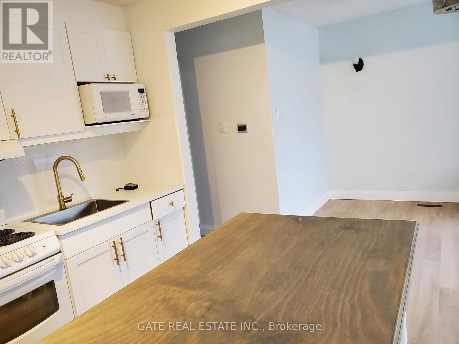 27 Lambton Avenue, Toronto, Ontario  M6N 2S2 - Photo 13 - W12447360