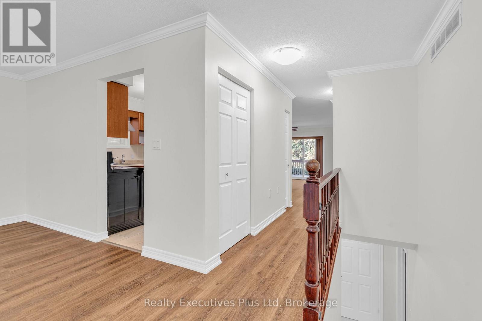 18 Sprucehaven Court, Guelph, Ontario  N1G 4X7 - Photo 10 - X12458706