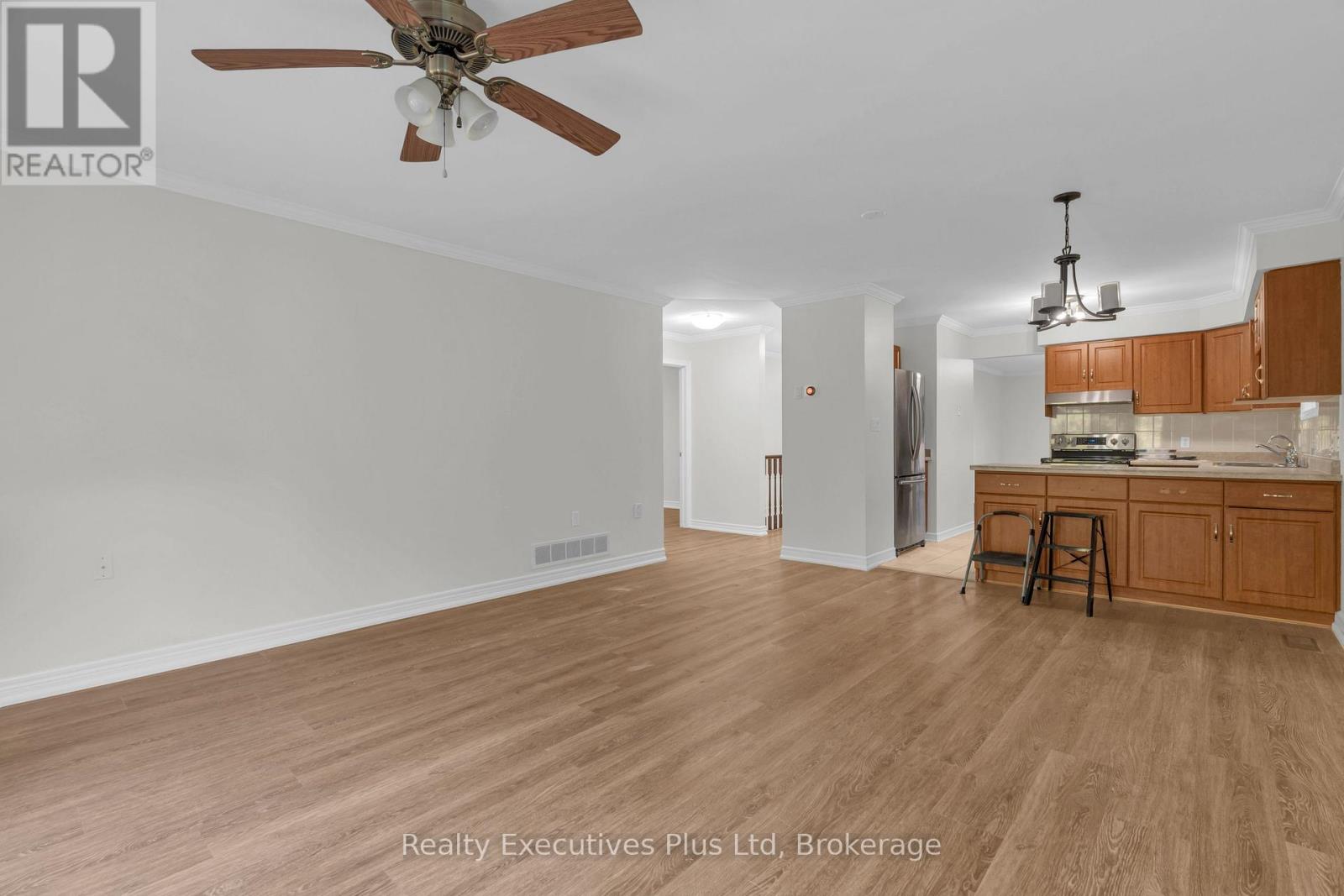 18 Sprucehaven Court, Guelph, Ontario  N1G 4X7 - Photo 14 - X12458706