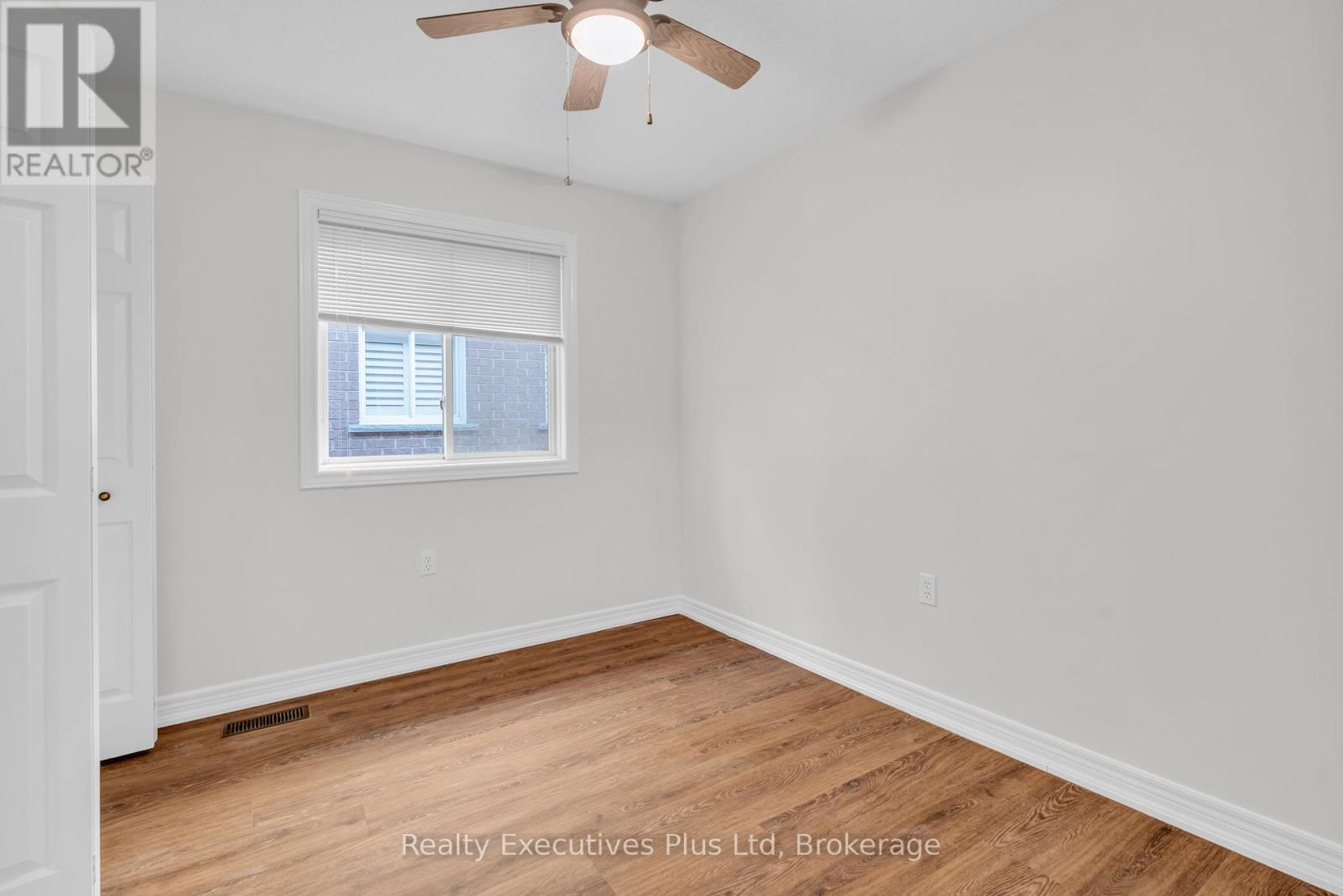 18 Sprucehaven Court, Guelph, Ontario  N1G 4X7 - Photo 17 - X12458706
