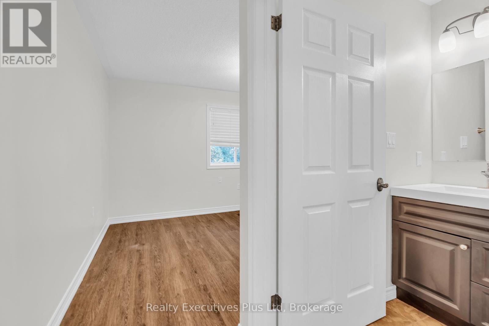18 Sprucehaven Court, Guelph, Ontario  N1G 4X7 - Photo 19 - X12458706