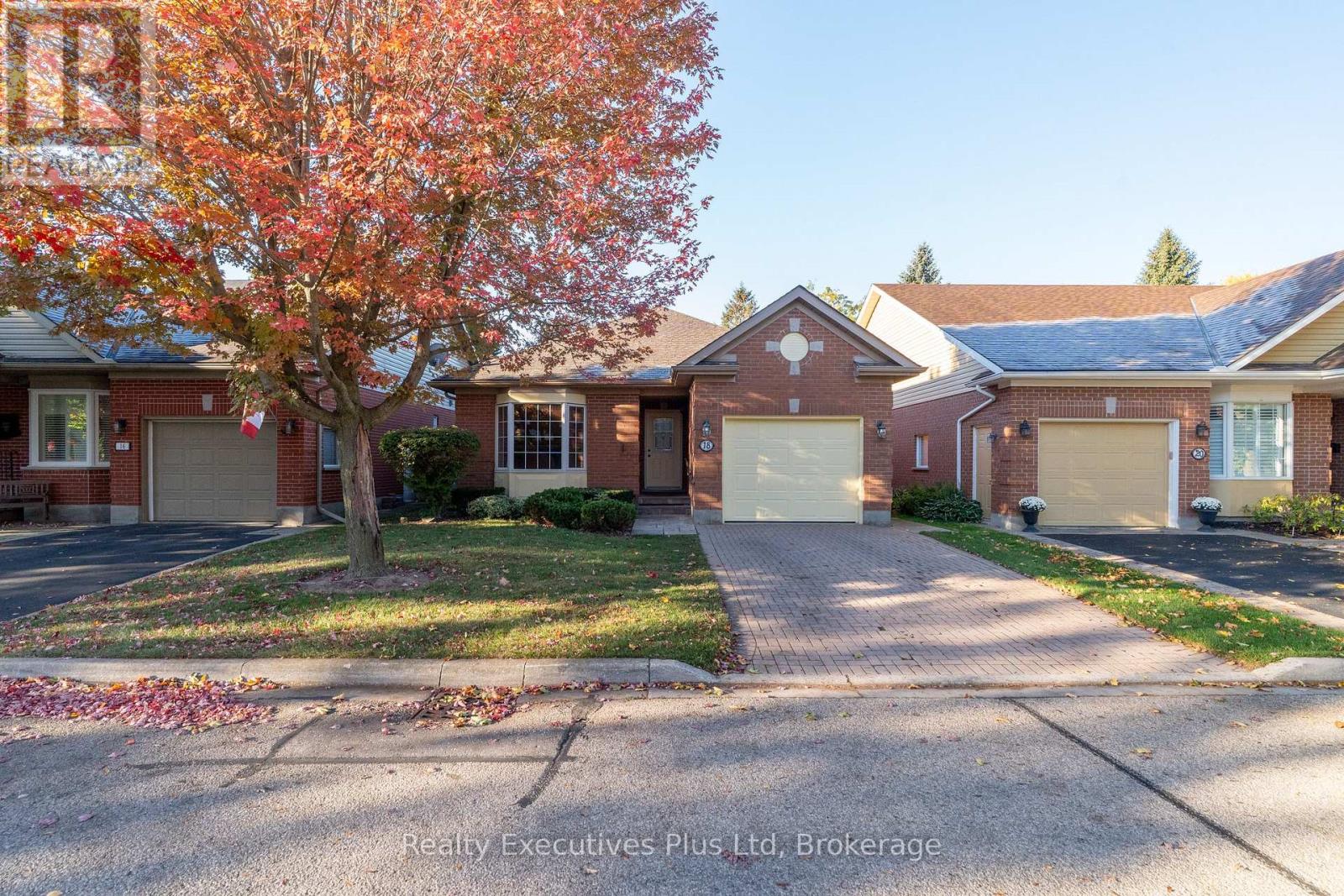 18 Sprucehaven Court, Guelph, Ontario  N1G 4X7 - Photo 2 - X12458706