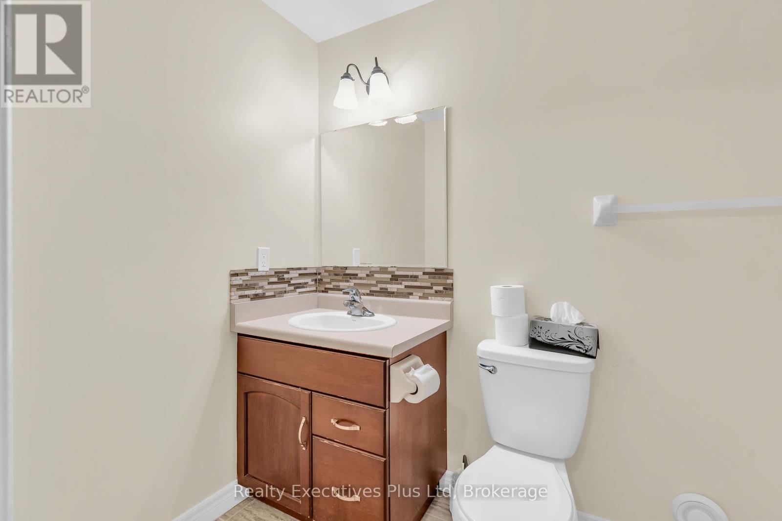 18 Sprucehaven Court, Guelph, Ontario  N1G 4X7 - Photo 28 - X12458706