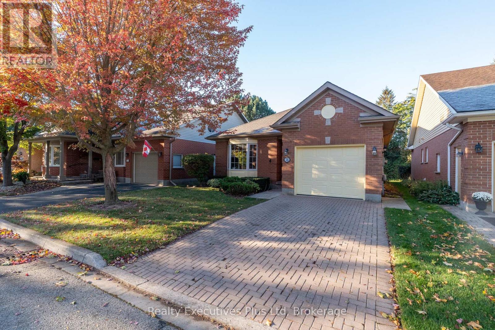 18 Sprucehaven Court, Guelph, Ontario  N1G 4X7 - Photo 3 - X12458706