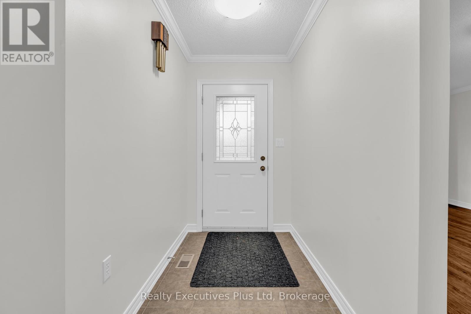 18 Sprucehaven Court, Guelph, Ontario  N1G 4X7 - Photo 7 - X12458706