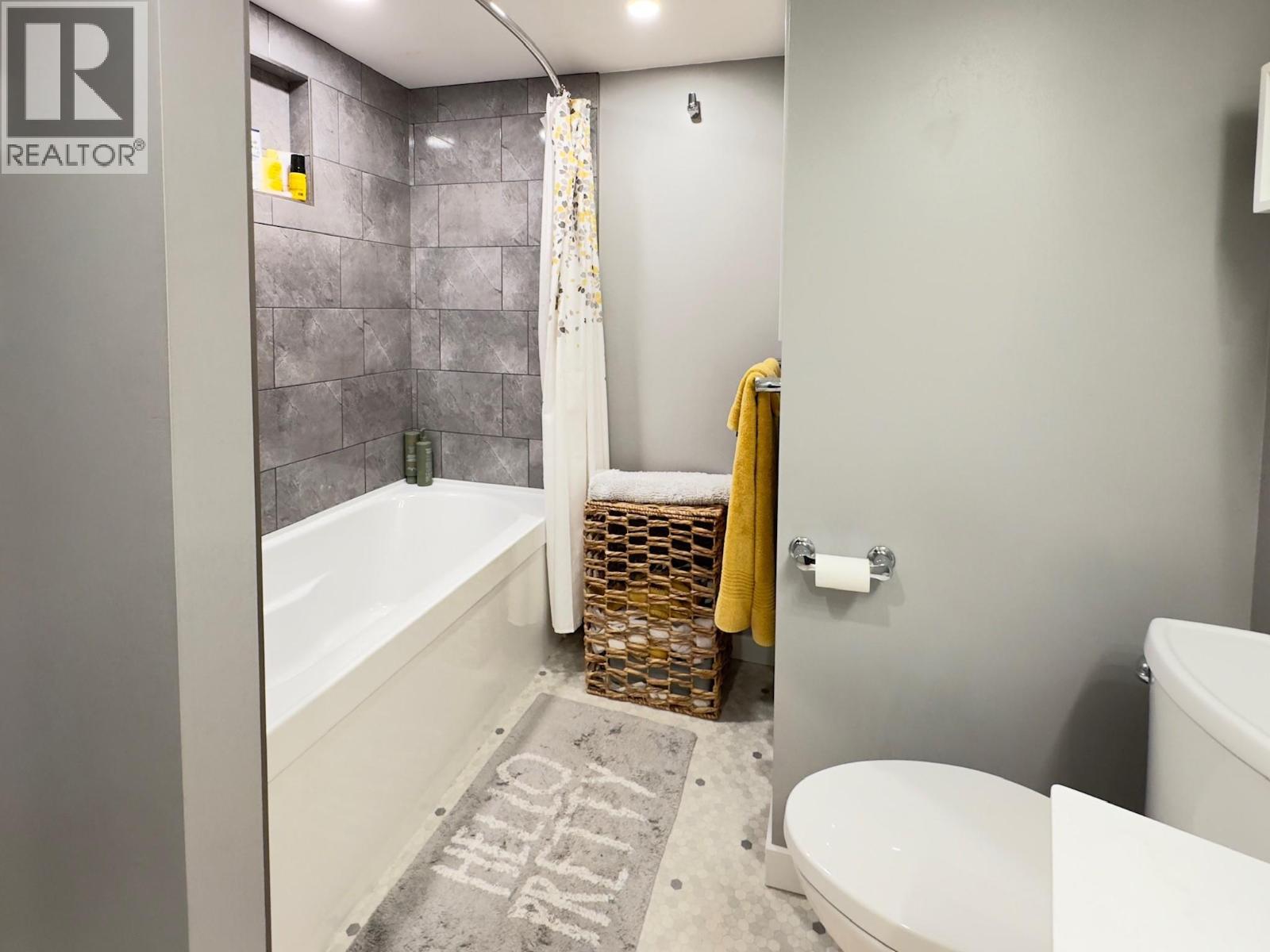 1556 Duncan Avenue E Penticton, BC V2A2X8_31