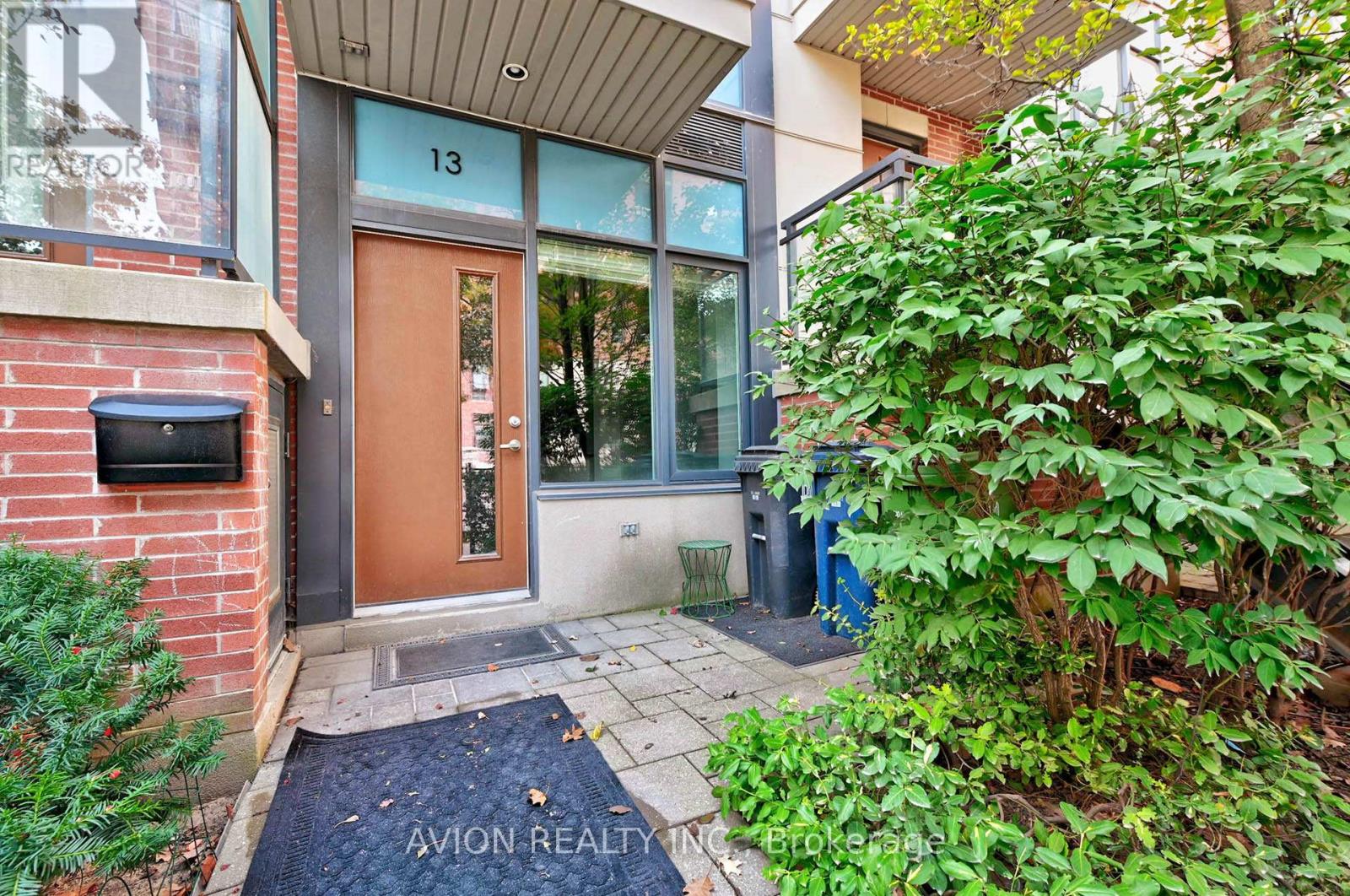 13 OAK STREET, Toronto, Ontario