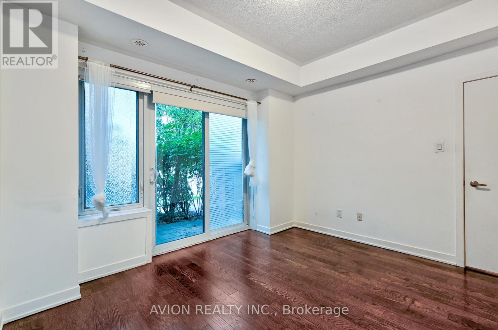 13 Oak Street, Toronto, Ontario  M5A 0A2 - Photo 12 - C12458701