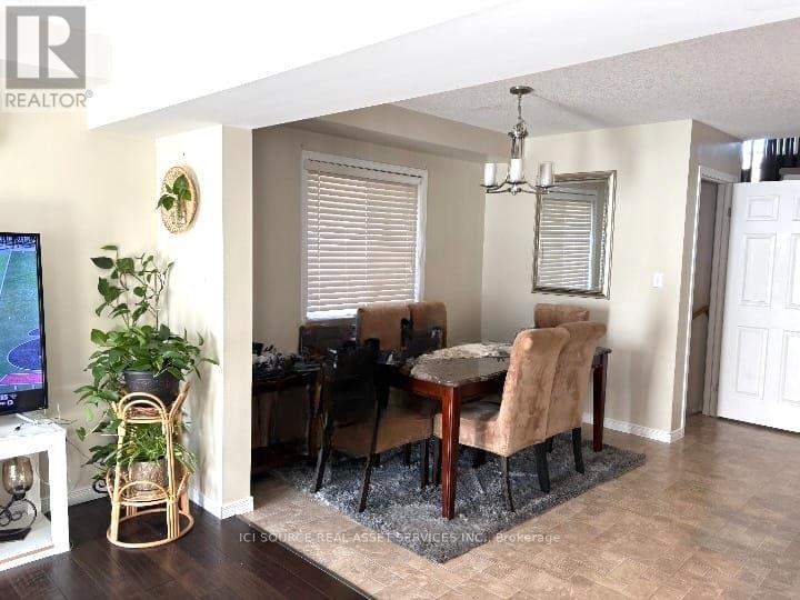 406 Woodbine Avenue, Kitchener, Ontario  N2R 0A9 - Photo 9 - X12451117