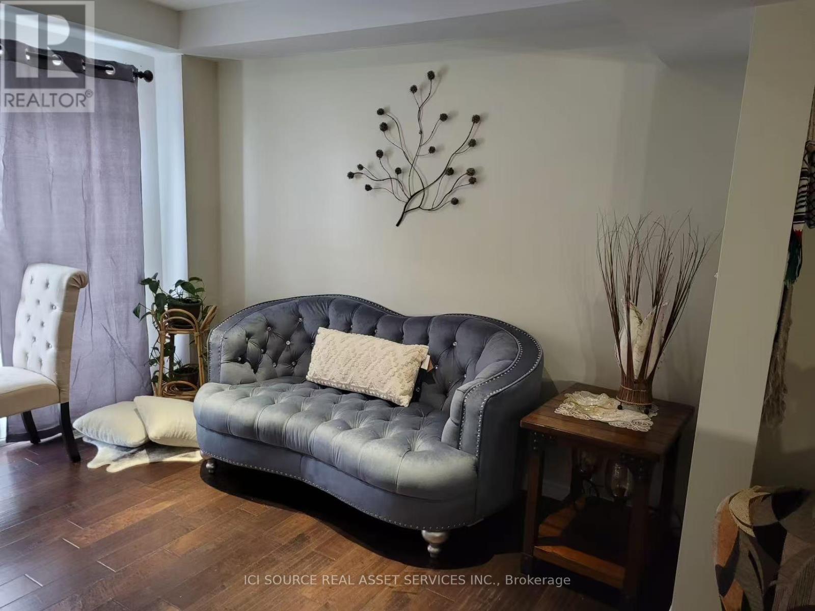 406 Woodbine Avenue, Kitchener, Ontario  N2R 0A9 - Photo 5 - X12451117