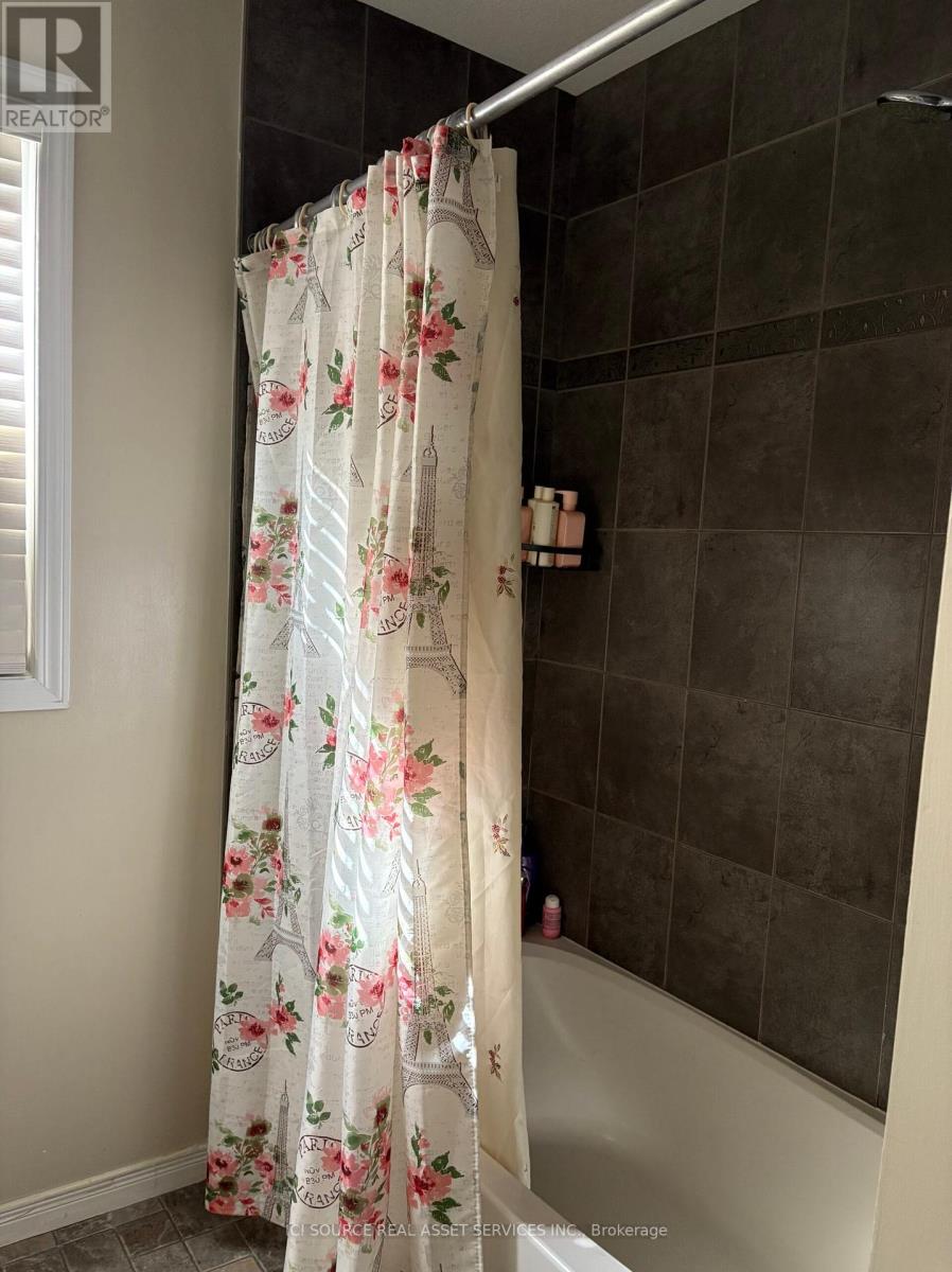 406 Woodbine Avenue, Kitchener, Ontario  N2R 0A9 - Photo 22 - X12451117