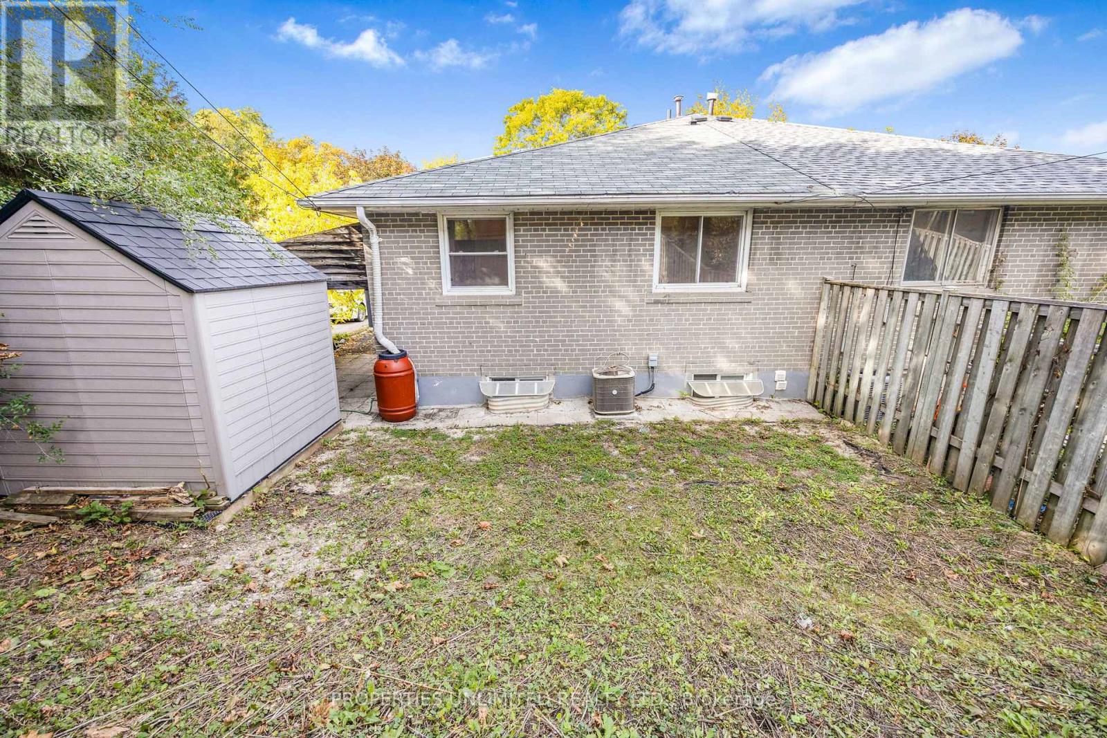 228 Penn Avenue S, Newmarket, Ontario  L3Y 2S5 - Photo 32 - N12438812