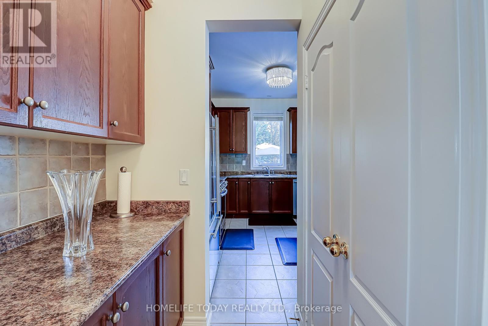 200 Ivy Glen Drive, Vaughan, Ontario  L6A 0P1 - Photo 10 - N12458709