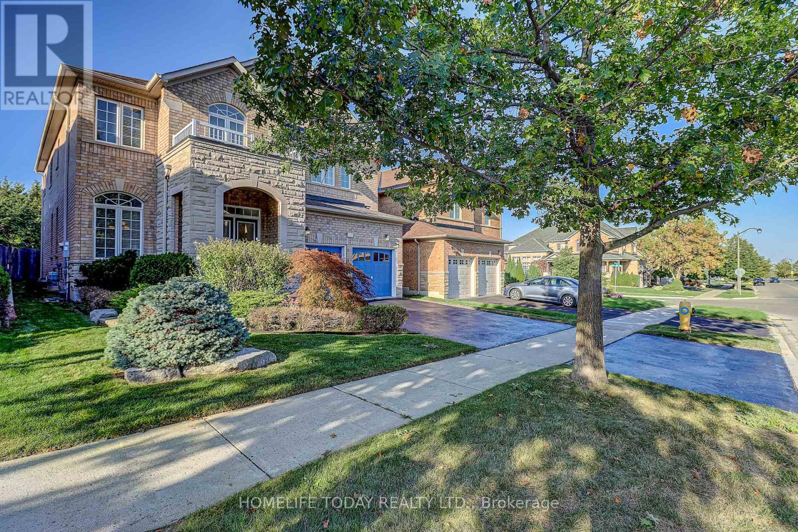 200 Ivy Glen Drive, Vaughan, Ontario  L6A 0P1 - Photo 2 - N12458709