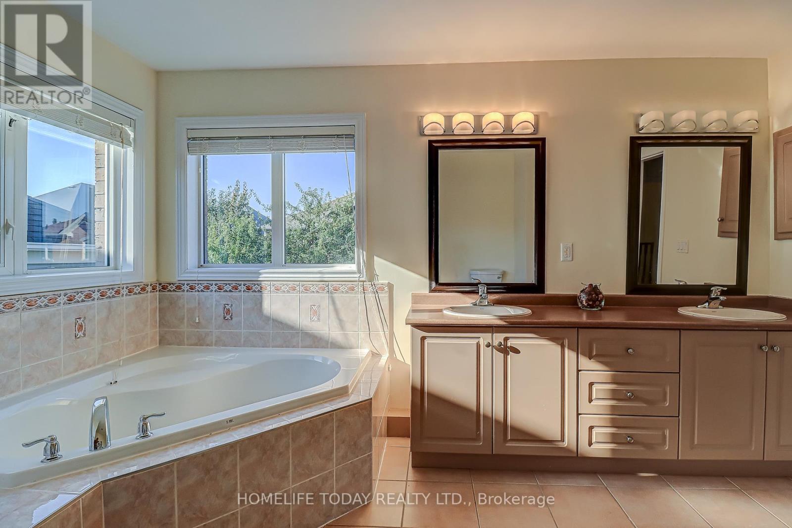 200 Ivy Glen Drive, Vaughan, Ontario  L6A 0P1 - Photo 26 - N12458709
