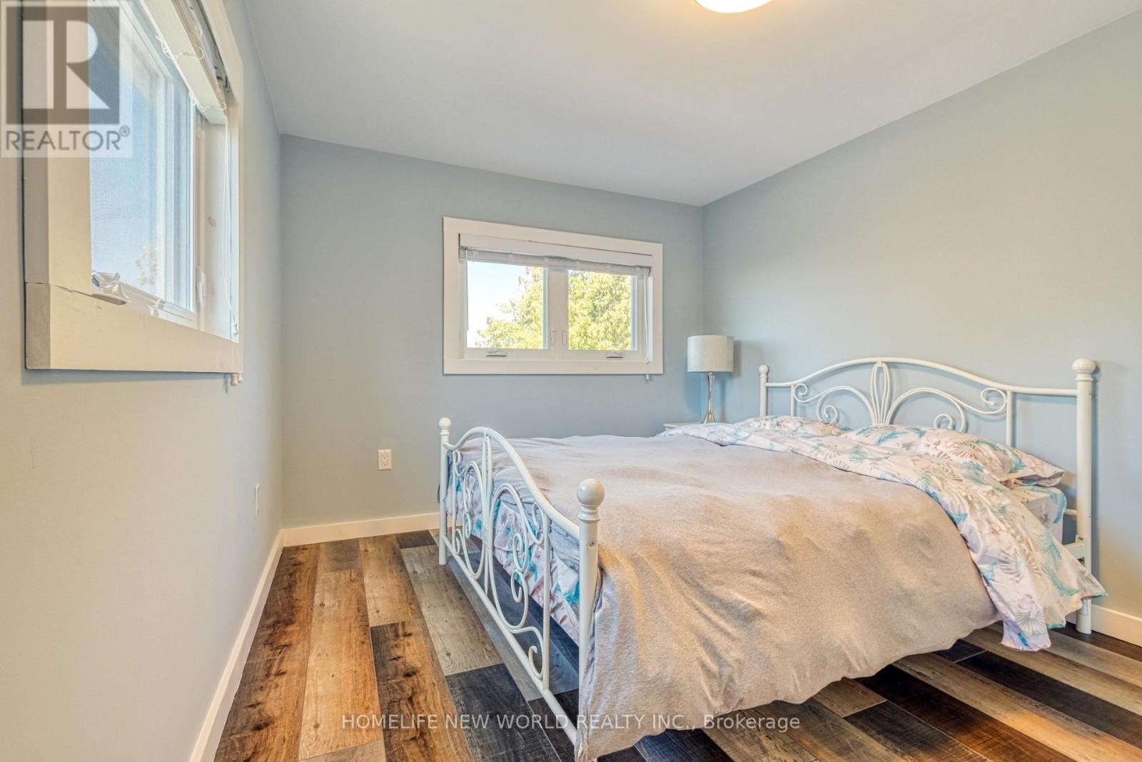 10 Burnie Road, Georgina, Ontario  L0E 1N0 - Photo 17 - N12458710
