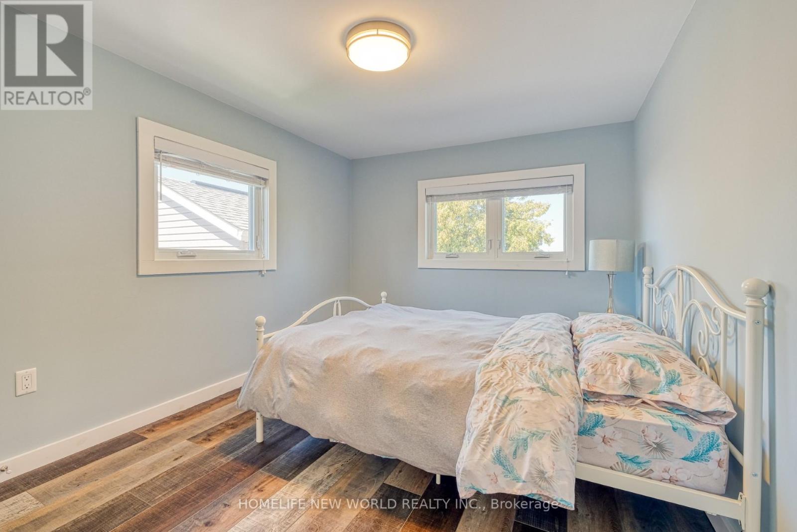 10 Burnie Road, Georgina, Ontario  L0E 1N0 - Photo 18 - N12458710